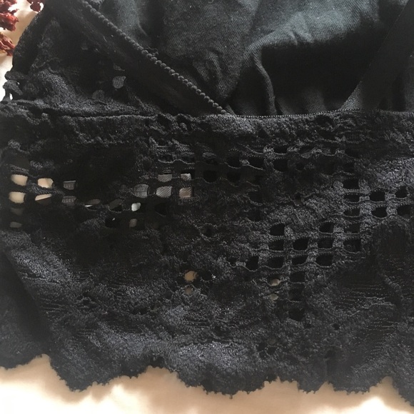 Cute black floral bralette - Picture 4 of 4